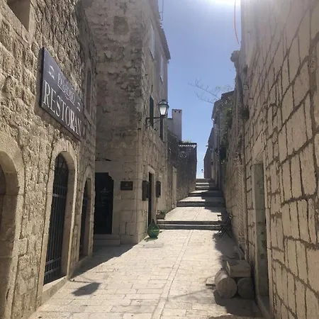 Kate Rab Supetarska Draga