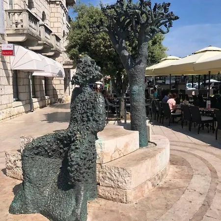 Kate Rab Supetarska Draga